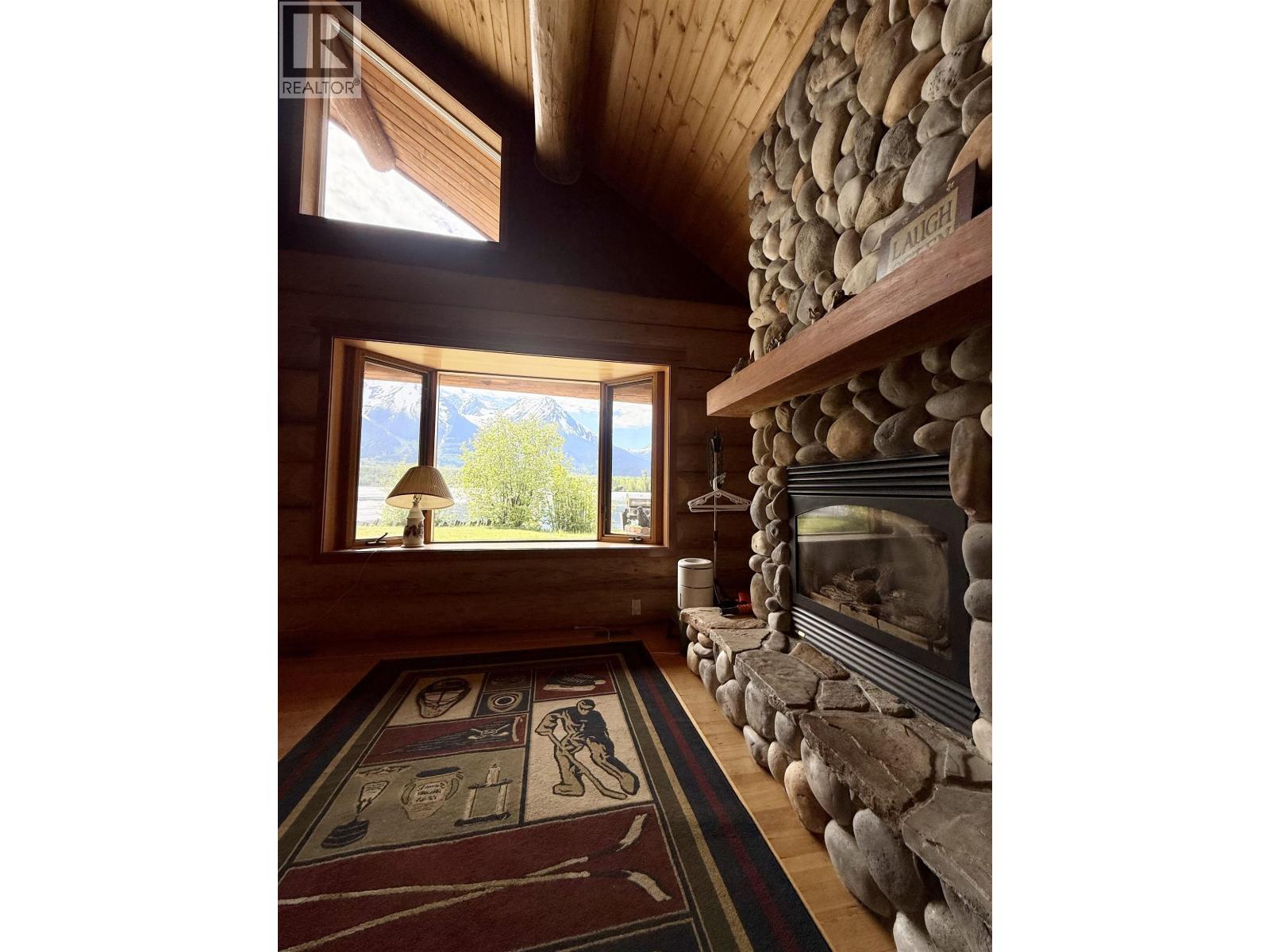 6463 HETHERINGTON ROAD - 20