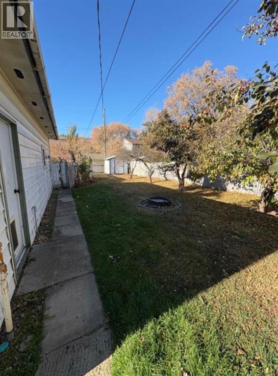 10926 93 St