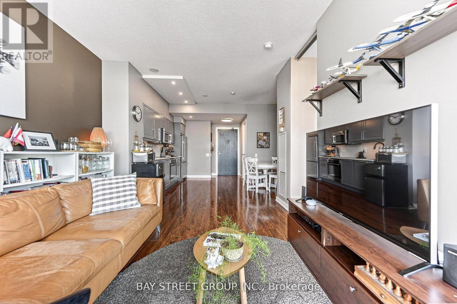 #3505 33 CHARLES STREET E - 13