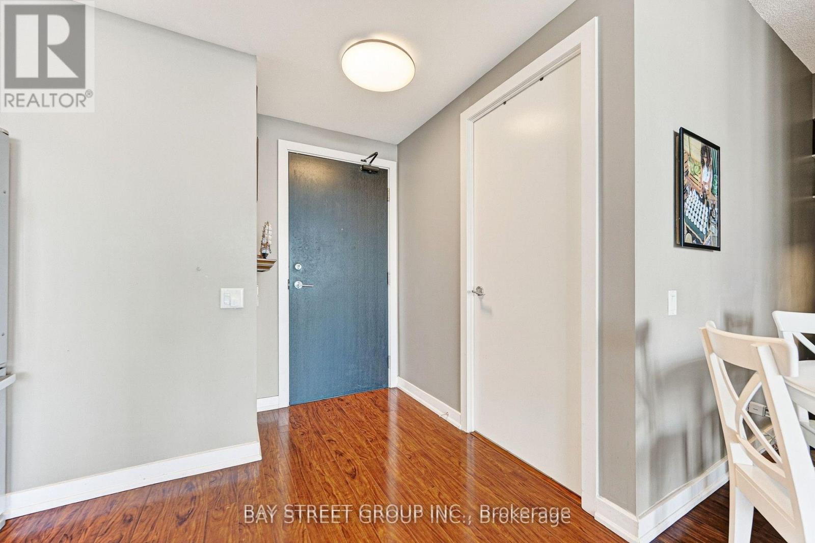 #3505 33 CHARLES STREET E - 25