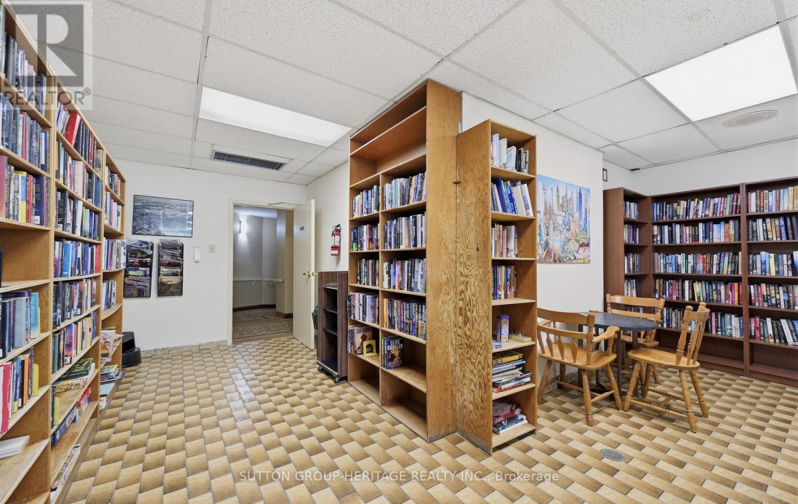 #1915 121 LING ROAD - 21