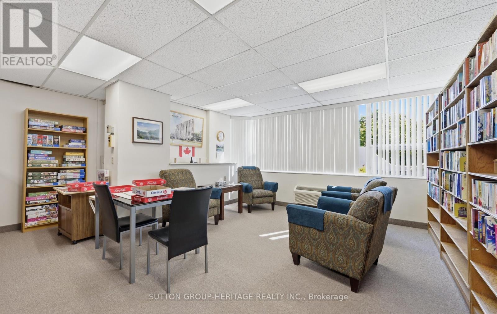 #1915 121 LING ROAD - 22
