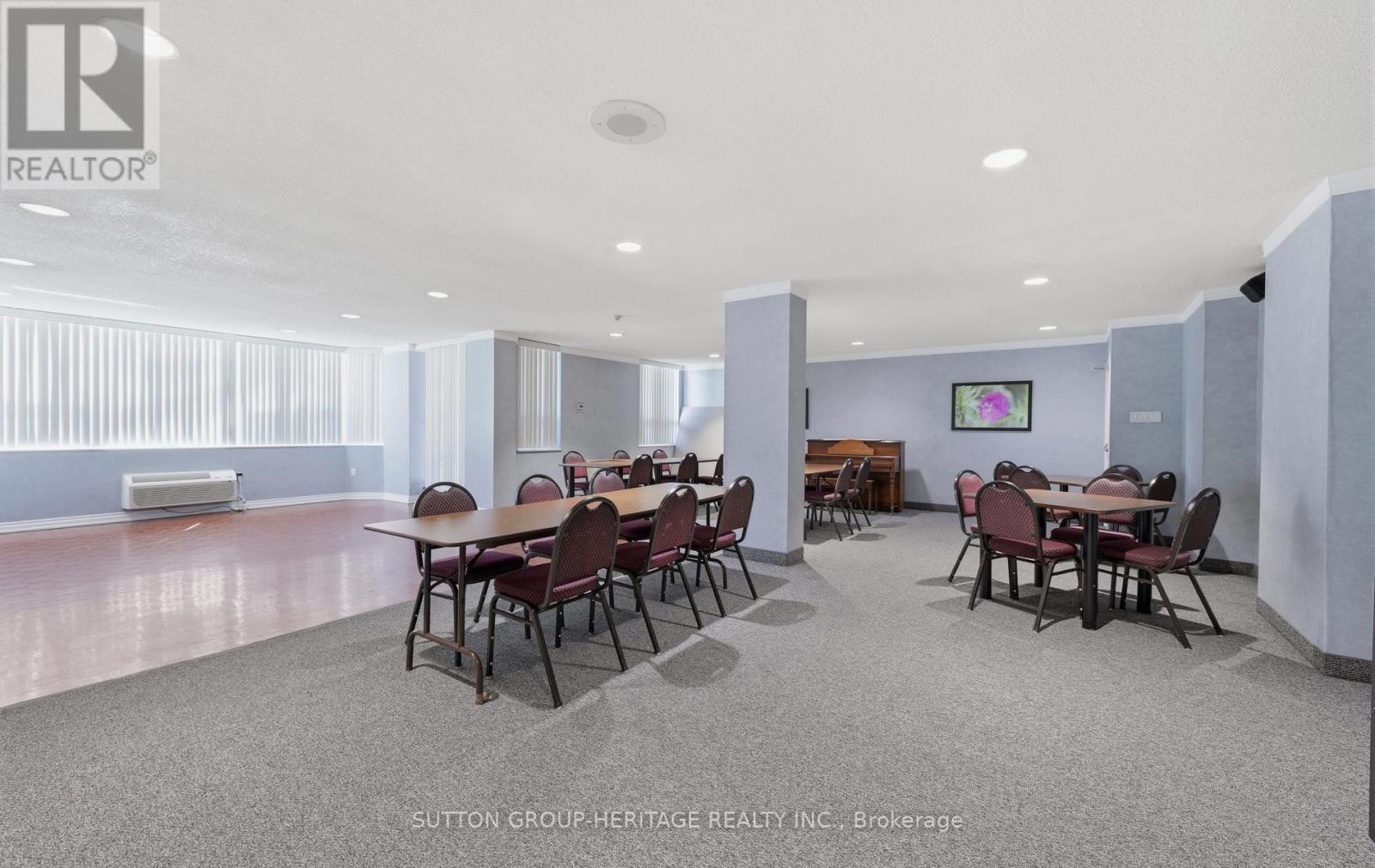 #1915 121 LING ROAD - 24