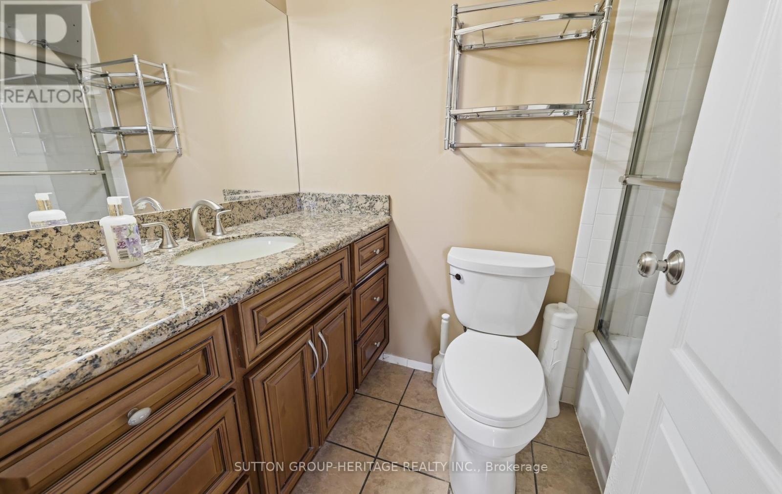 #1915 121 LING ROAD - 29