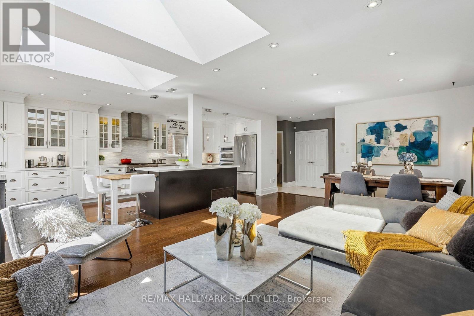 Listing photo of 315 FOREST RUN BOULEVARD