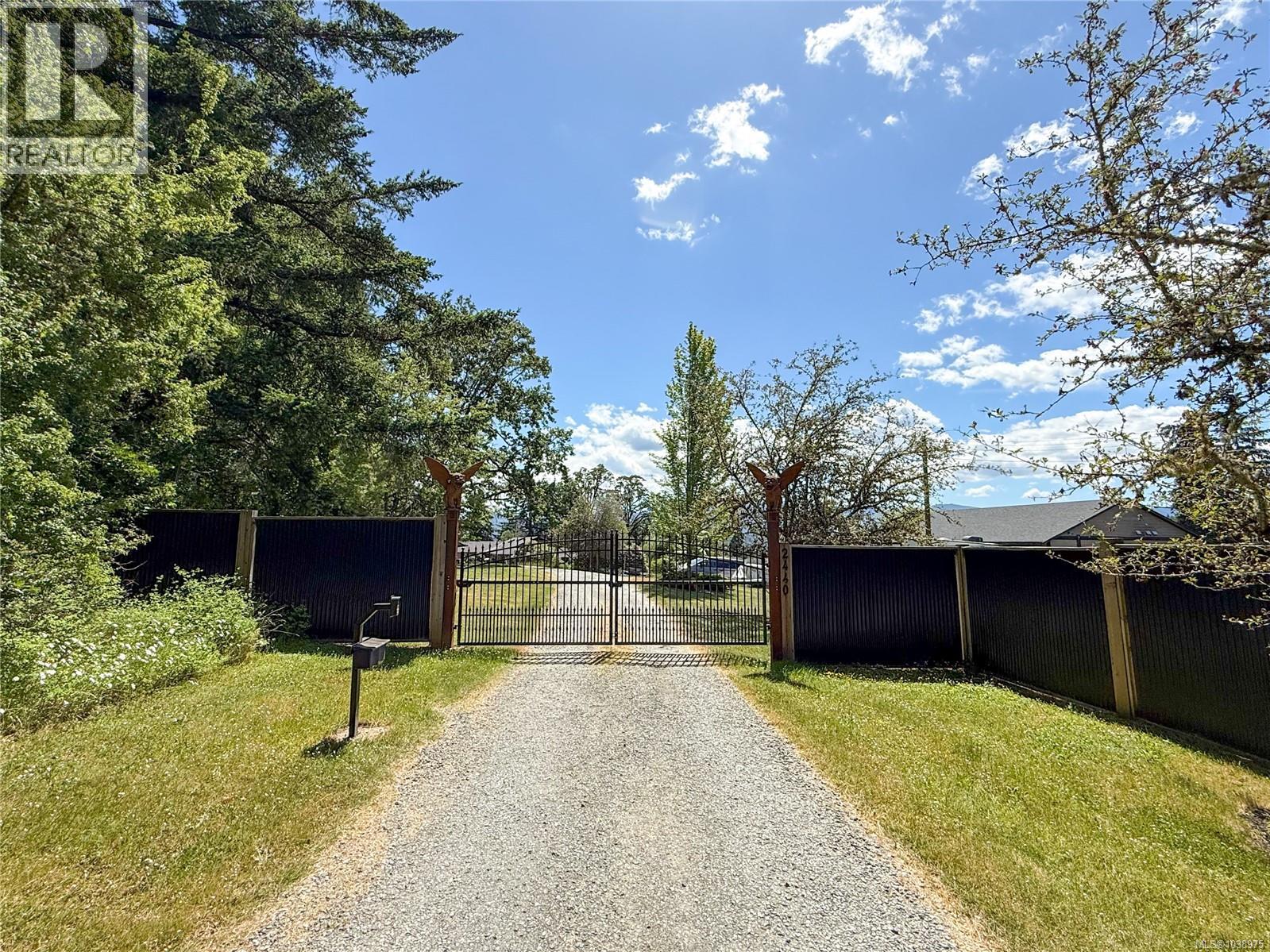 2440 Roome Rd - 2