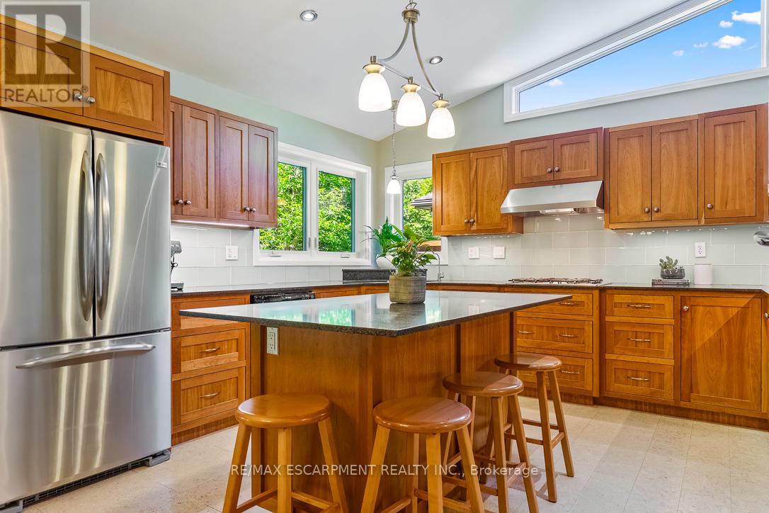 1055 WELWYN DRIVE - 12