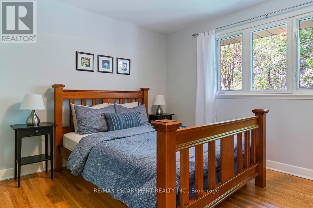 1055 WELWYN DRIVE - 18