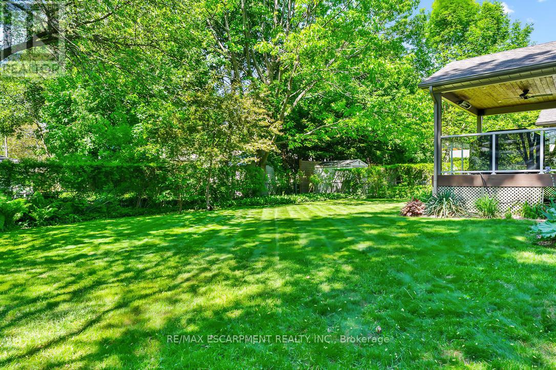1055 WELWYN DRIVE - 35