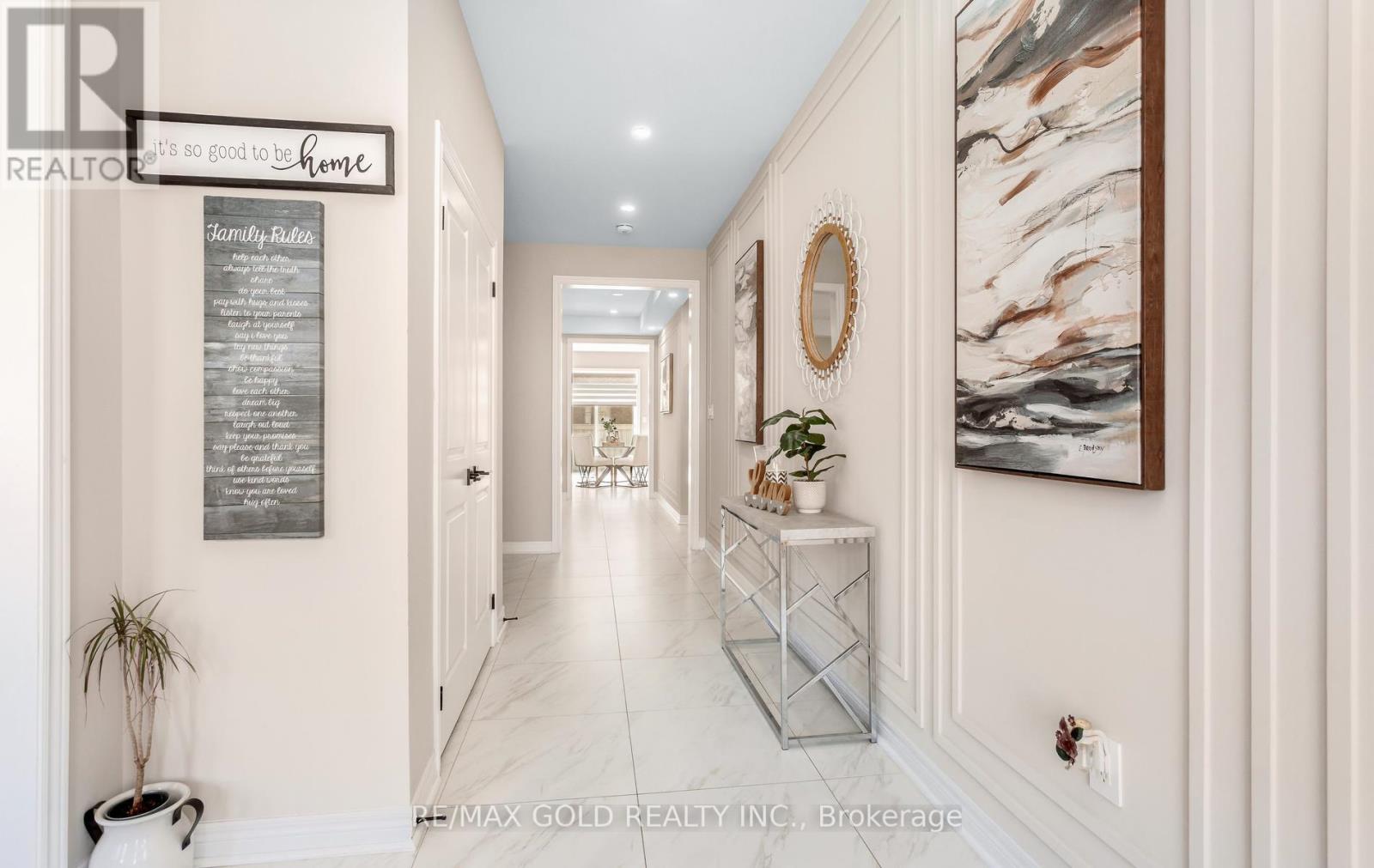 19 FARRINGDON CRESCENT - 9