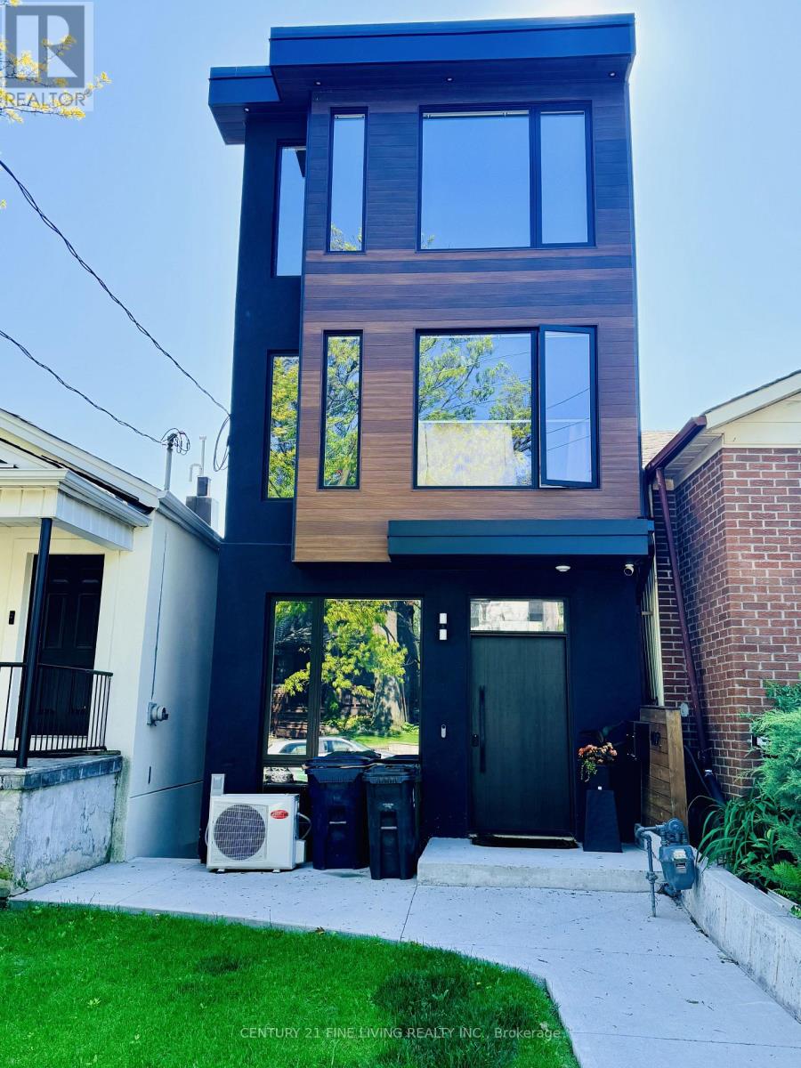 Listing photo of 402 MCROBERTS AVENUE