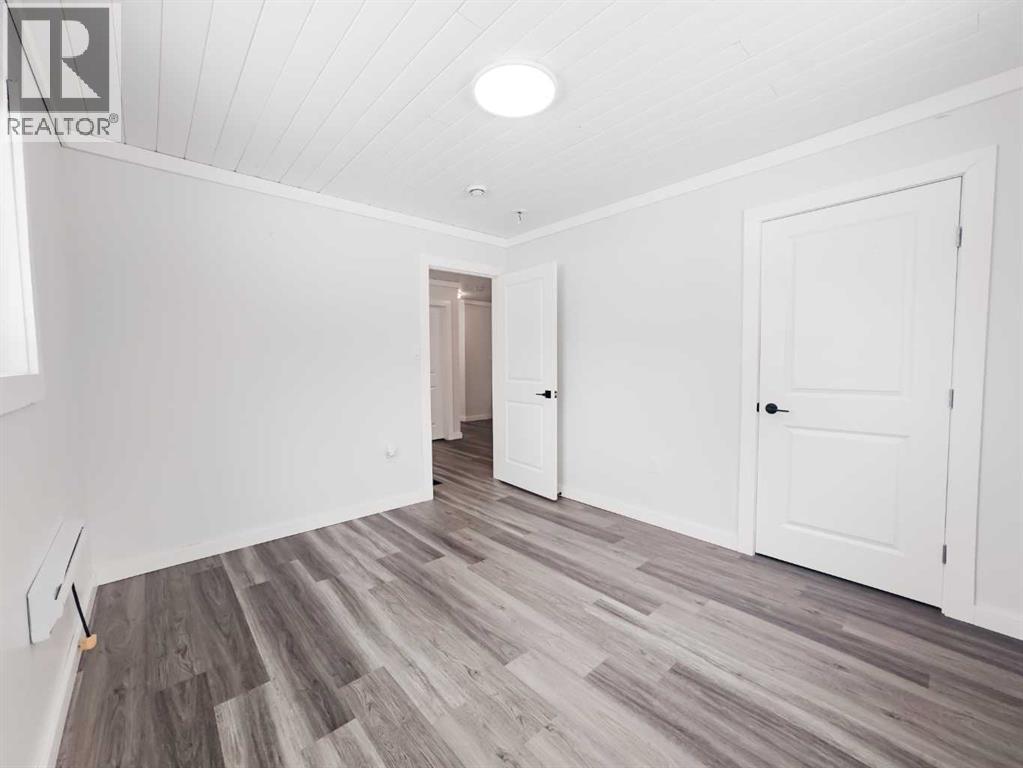 9805 95 Street - 22