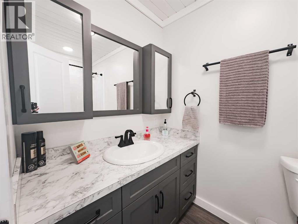9805 95 Street - 24