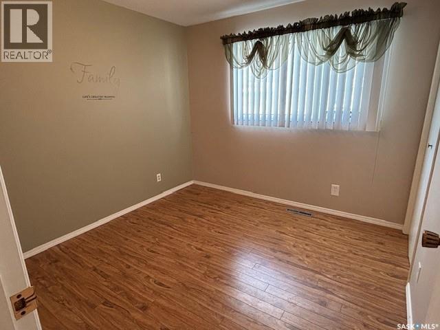 154 Parker CRESCENT - 12