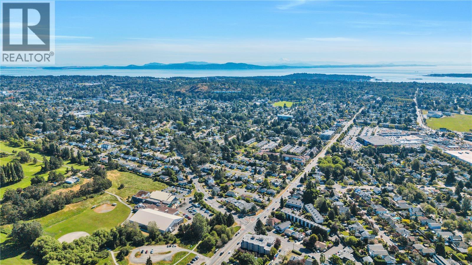 3236 Cedar Hill Rd, Saanich