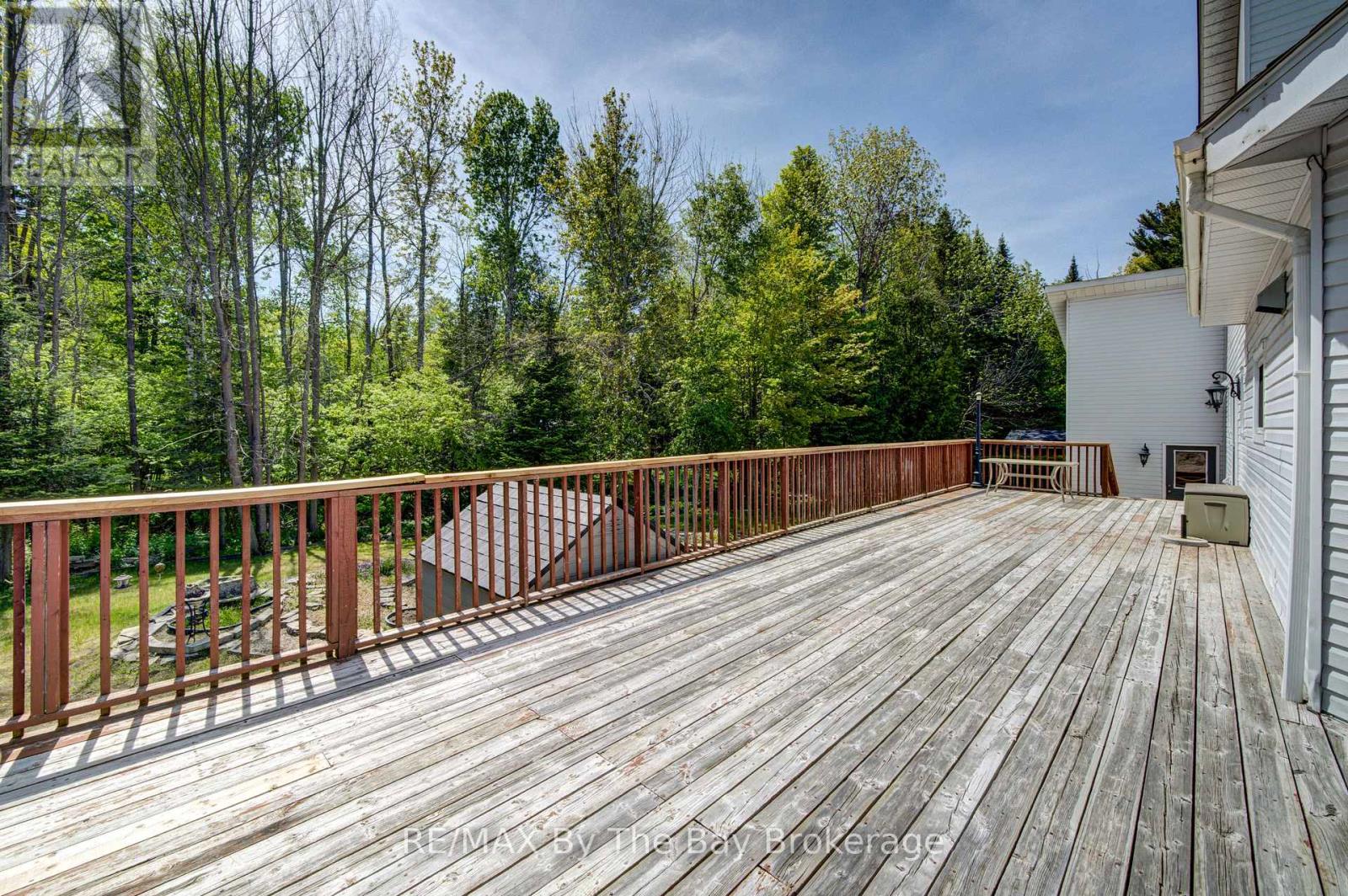 32 BRIDLEWOOD CRESCENT - 25