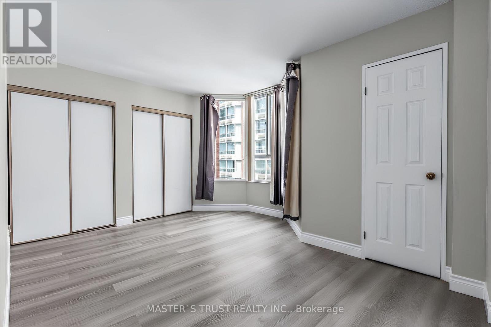 #1702 55 CENTRE AVENUE - 25