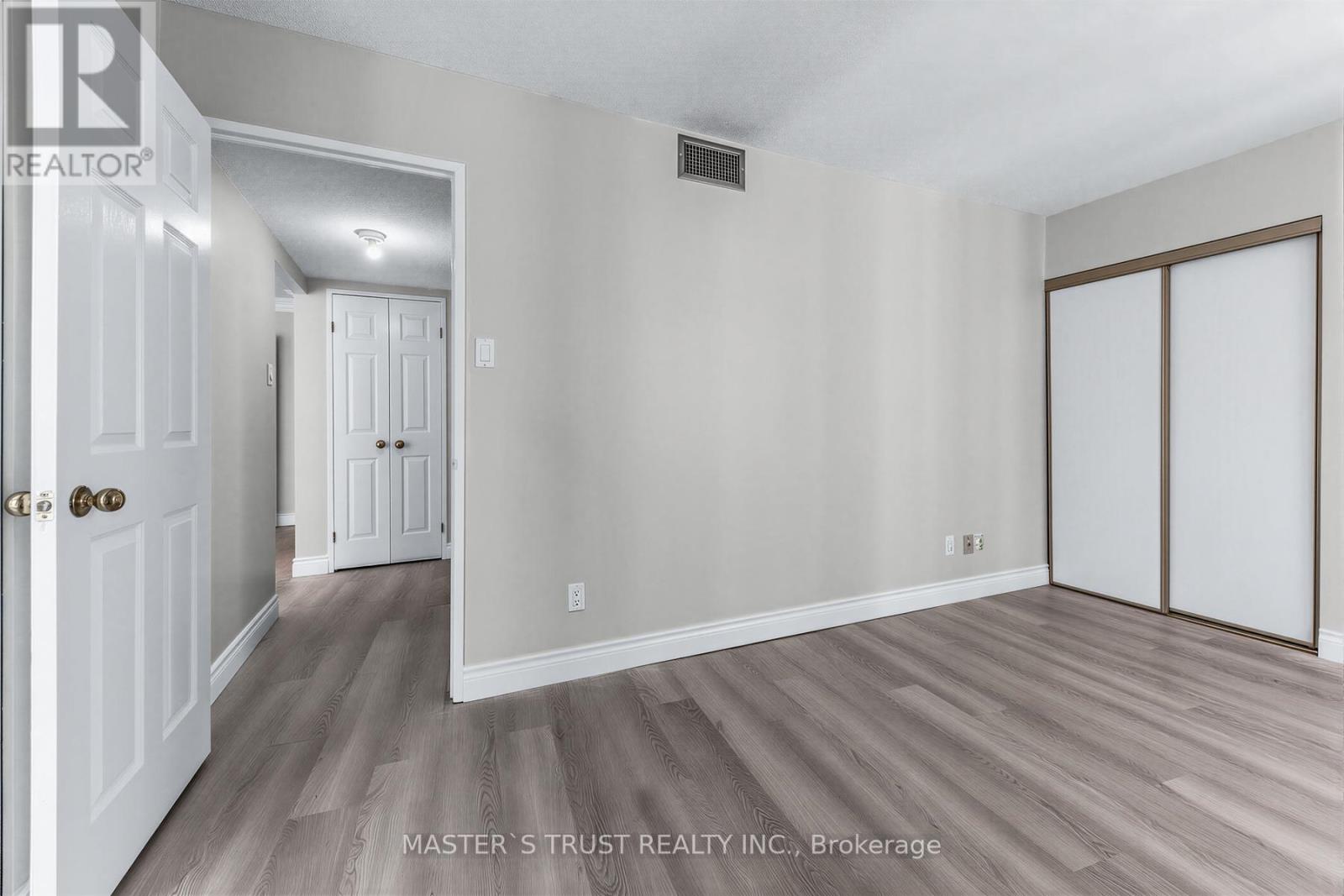 #1702 55 CENTRE AVENUE - 26