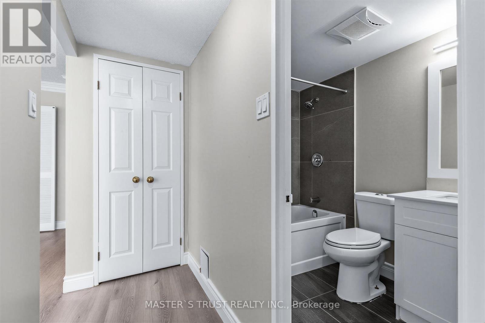 #1702 55 CENTRE AVENUE - 27