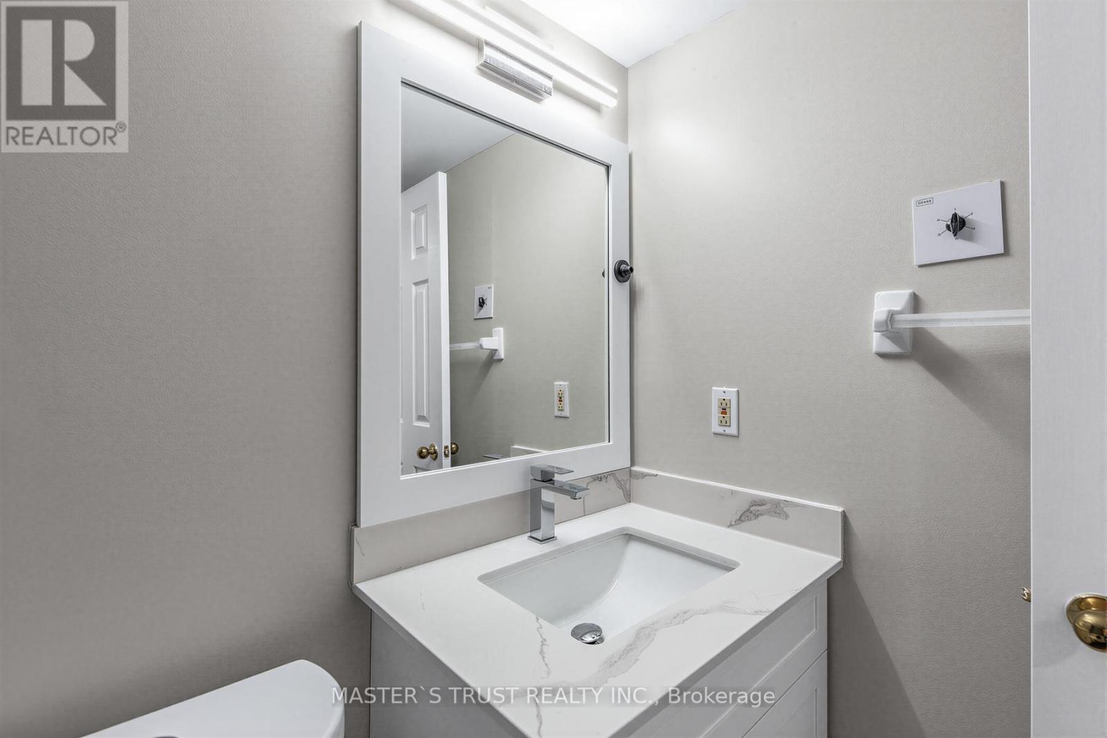 #1702 55 CENTRE AVENUE - 30