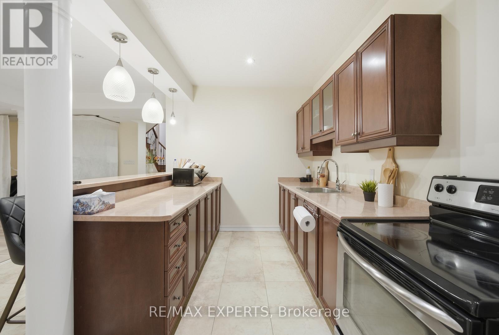 11 COLLIER CRESCENT - 36