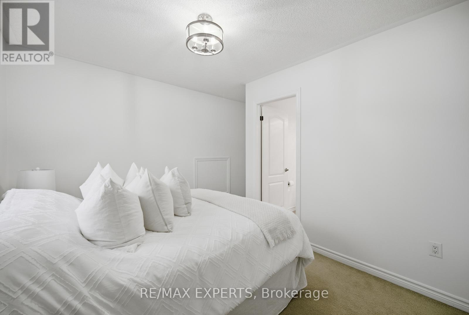11 COLLIER CRESCENT - 30