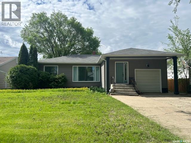 124 8th AVENUE W - 1