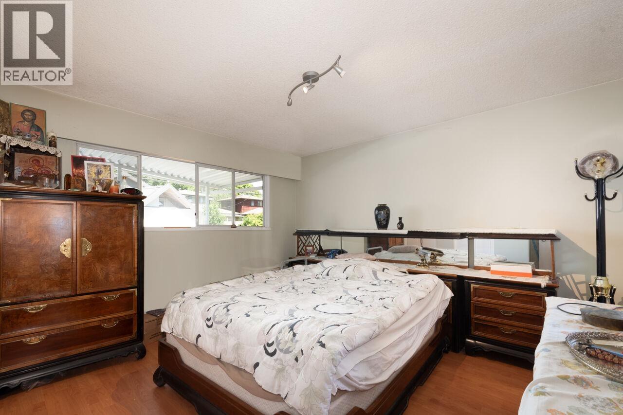 4131 W 16TH AVENUE — photo 2