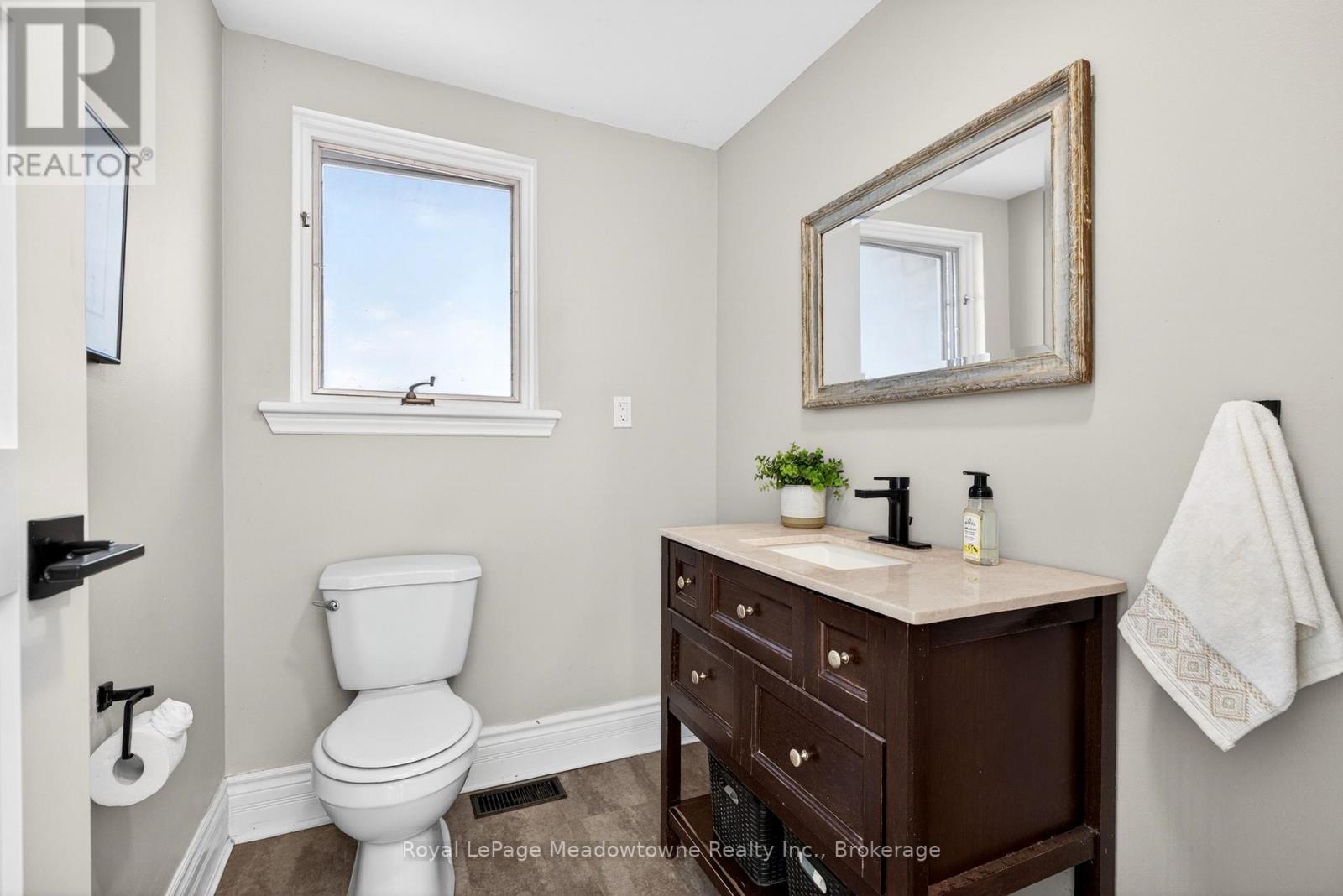 8122 ERAMOSA GARAFRAXA TOWNLINE - 19