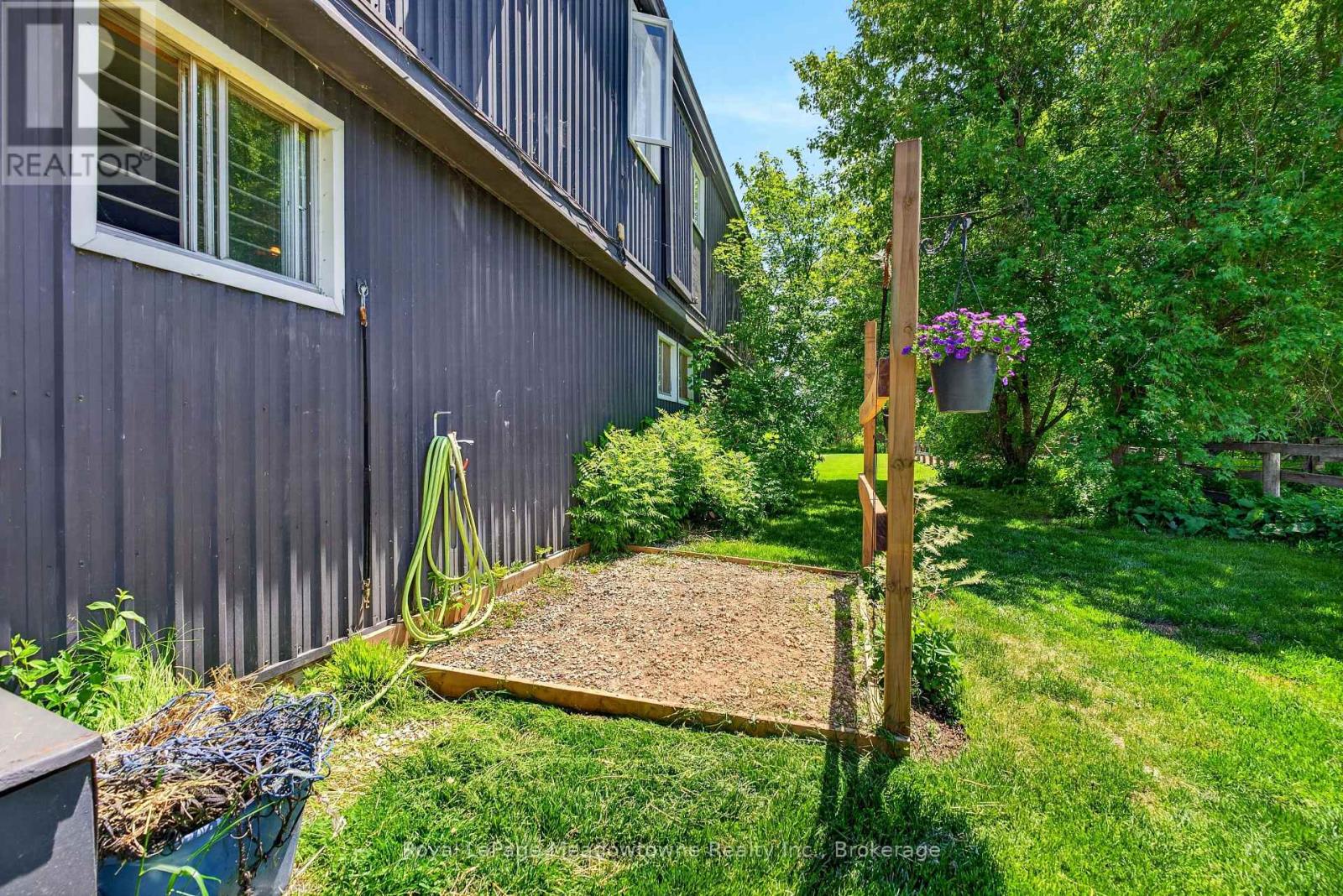 8122 ERAMOSA GARAFRAXA TOWNLINE - 41