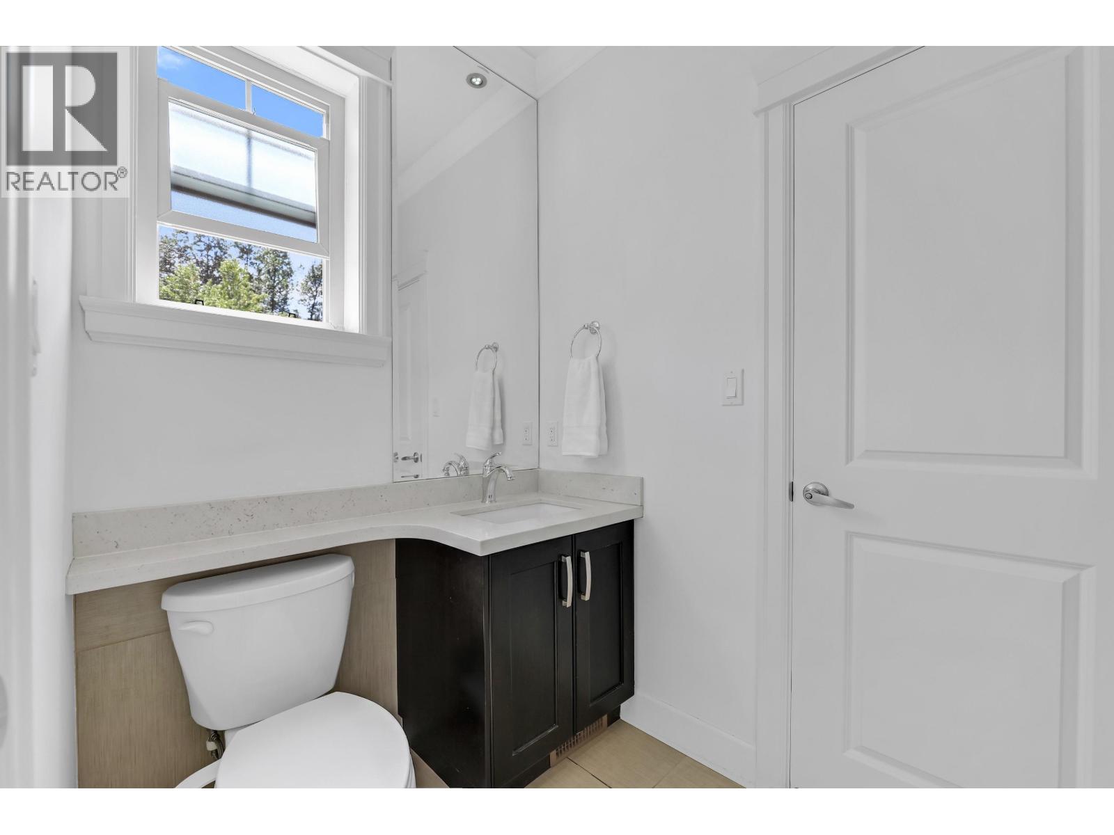 41440 DRYDEN ROAD, Squamish