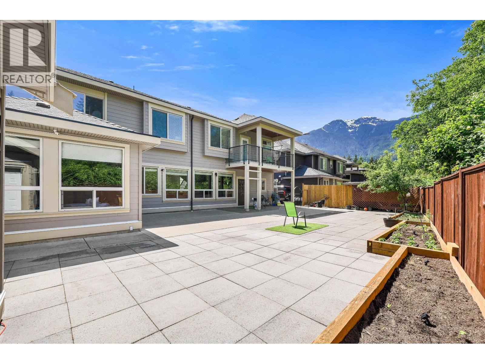 41440 DRYDEN ROAD, Squamish