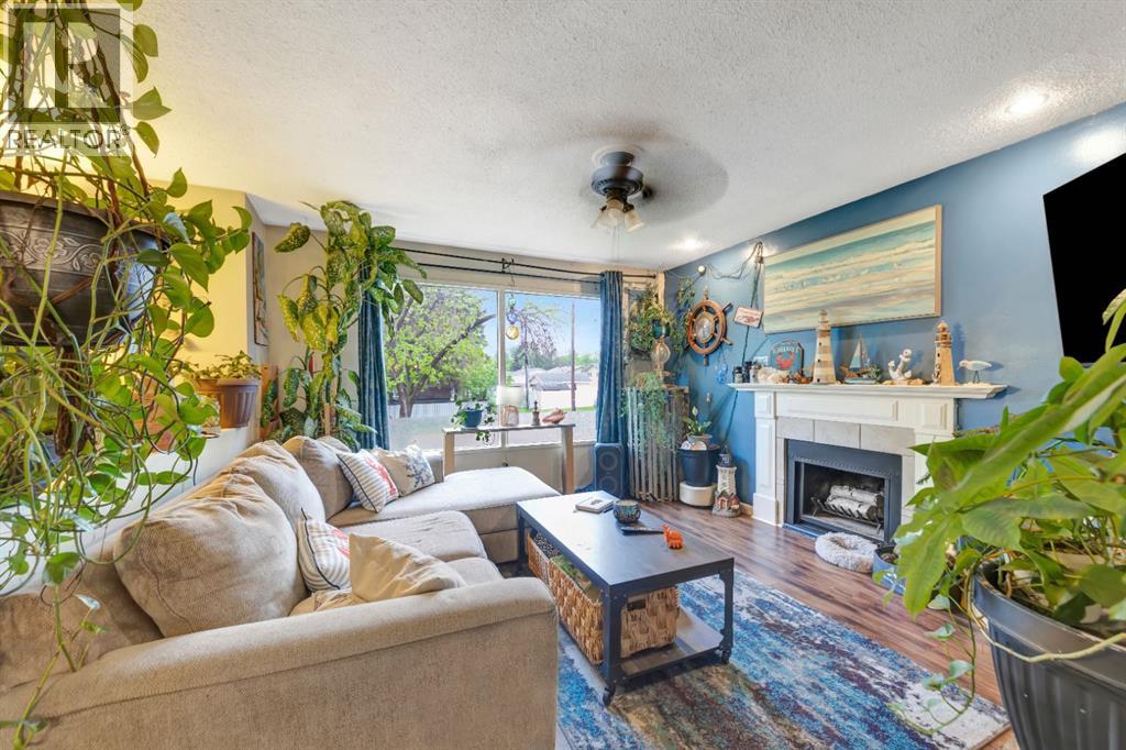 4910 58 Avenue - photo 5
