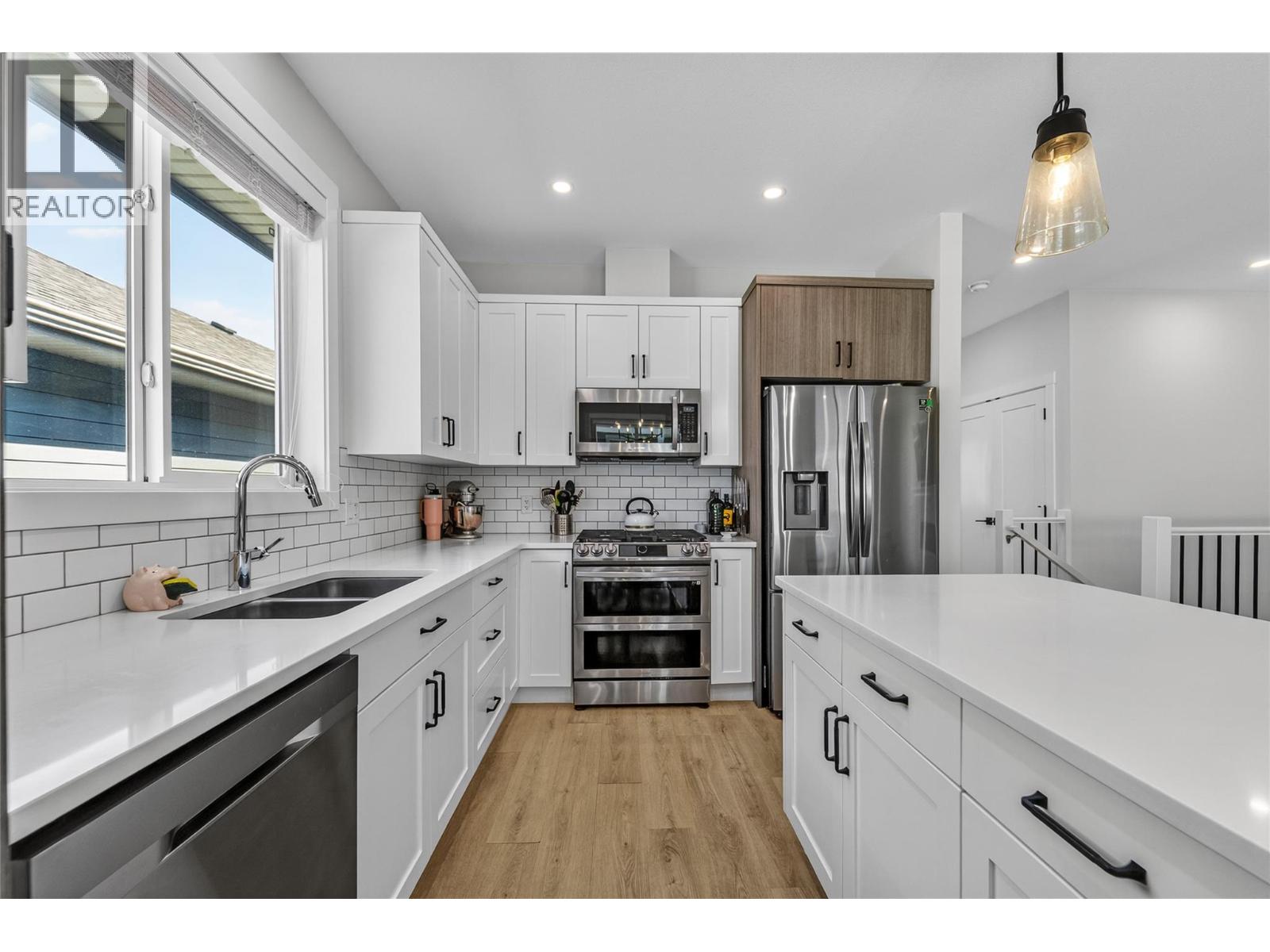 #156 200 GRAND Boulevard - 10