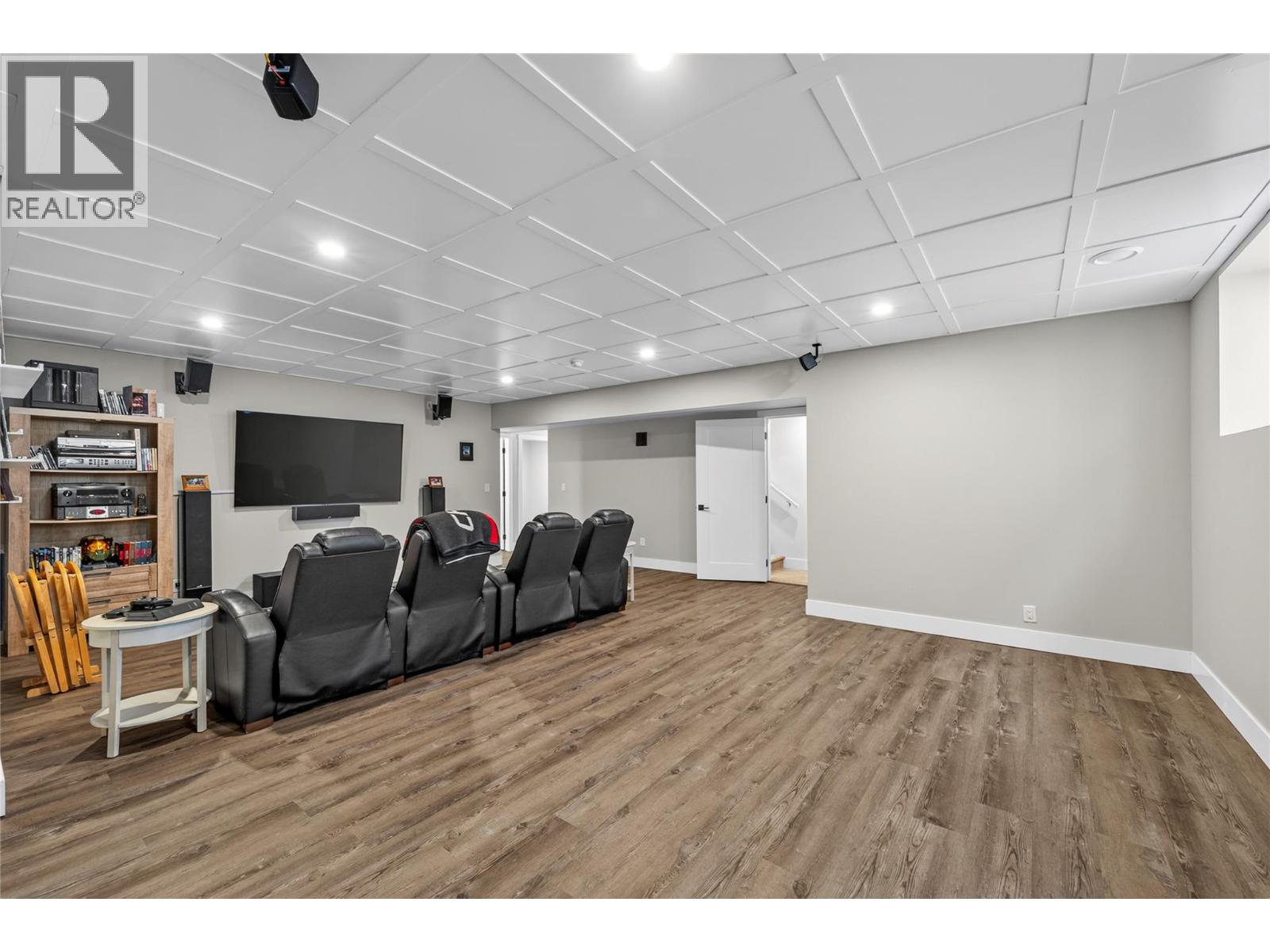 #156 200 GRAND Boulevard - 26
