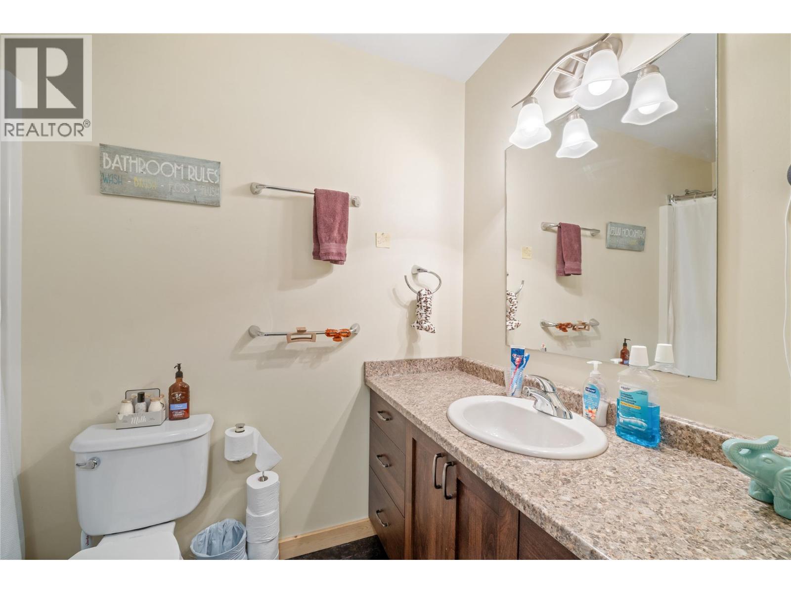 331 Fraser Avenue NW, Salmon Arm