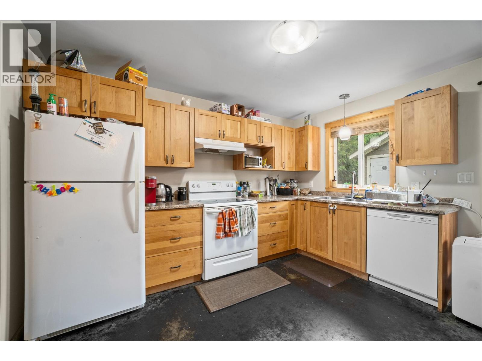 331 Fraser Avenue NW, Salmon Arm