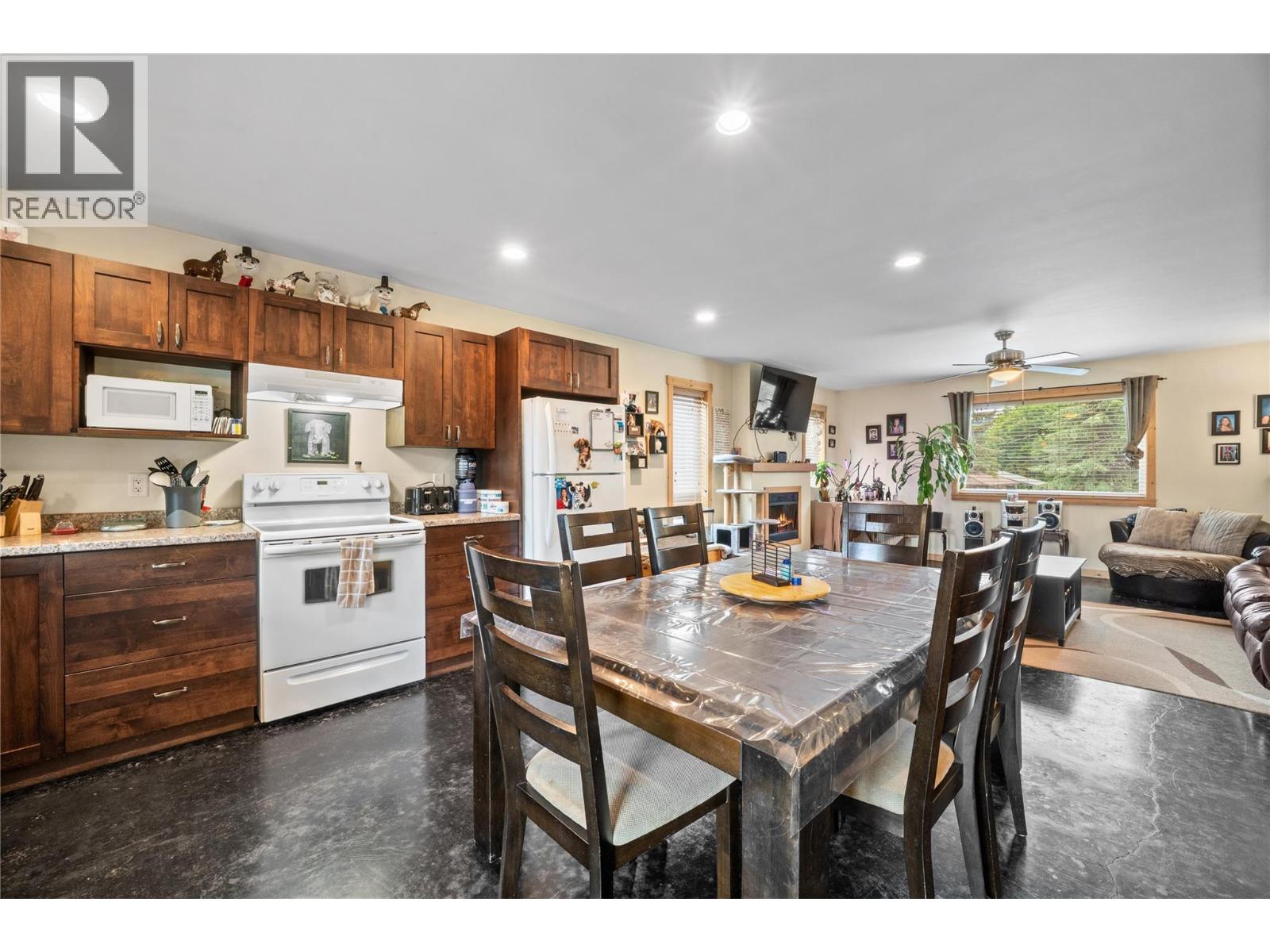 331 Fraser Avenue NW, Salmon Arm