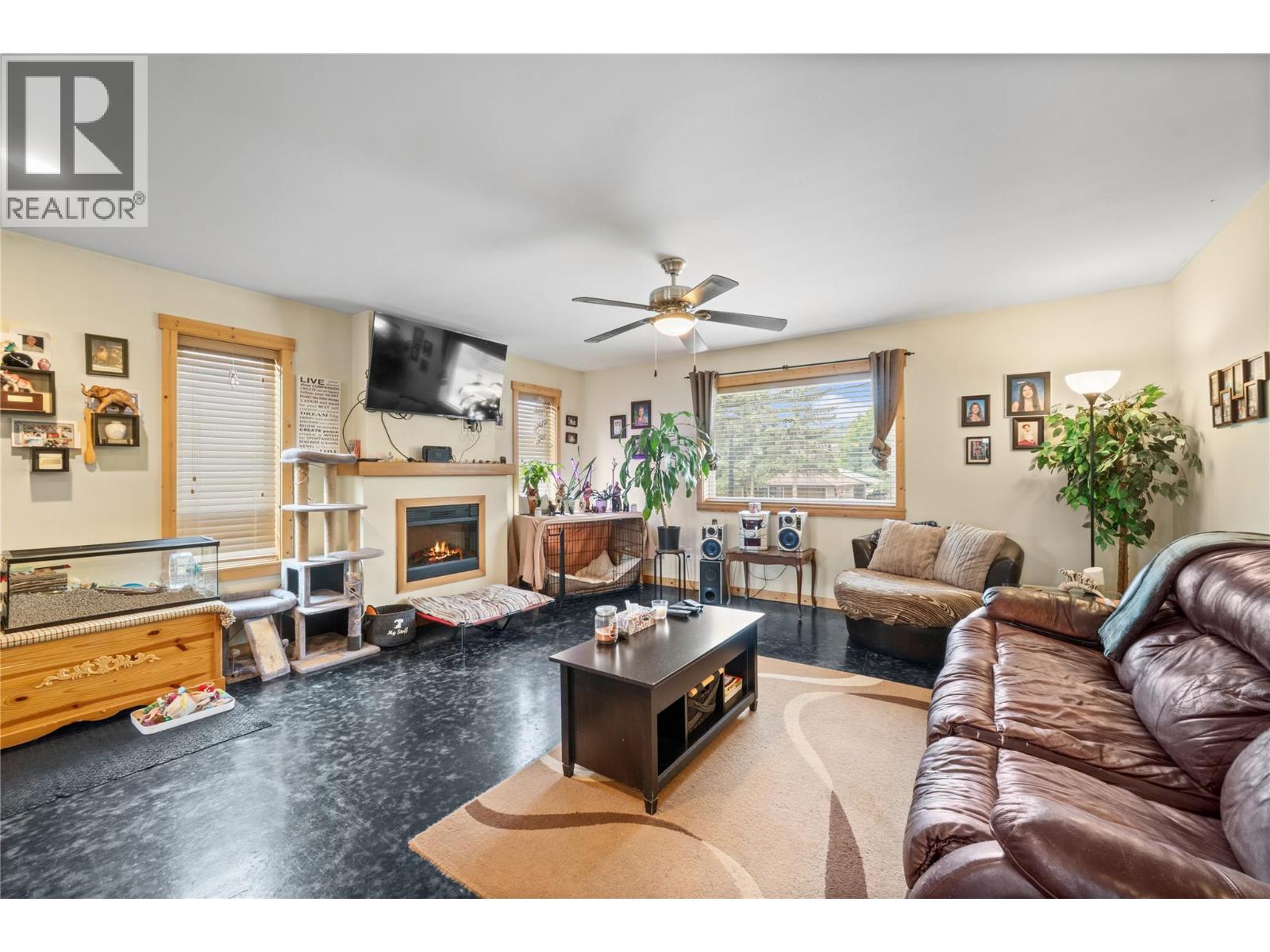 331 Fraser Avenue NW, Salmon Arm