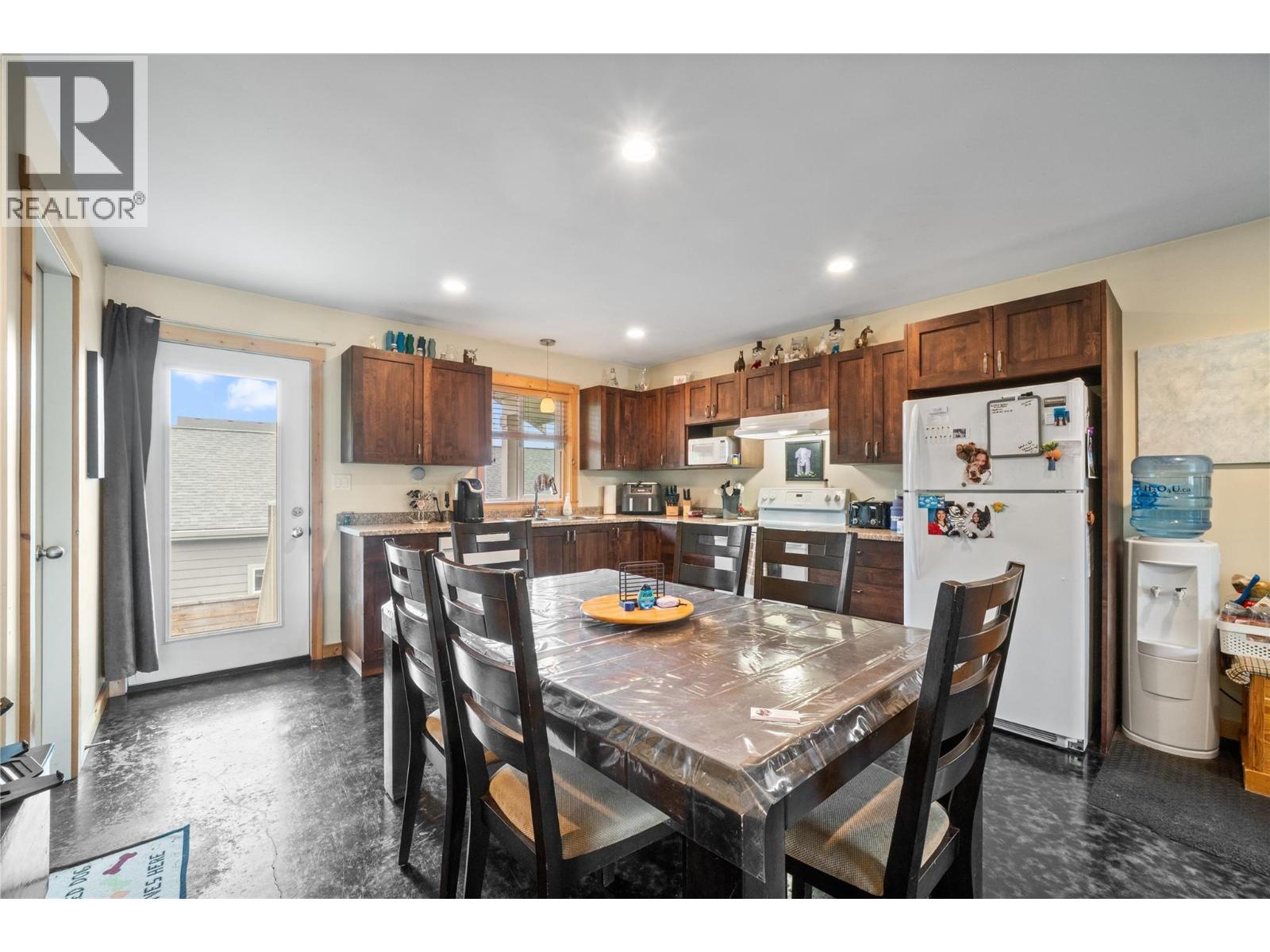331 Fraser Avenue NW, Salmon Arm