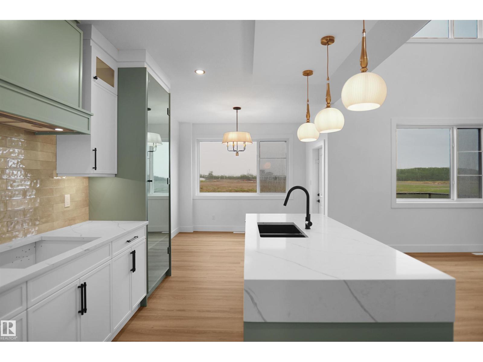 142 EDGEWATER CI - 20