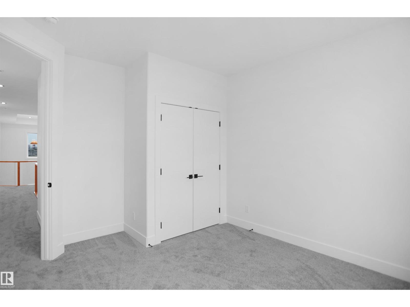 142 EDGEWATER CI - 59