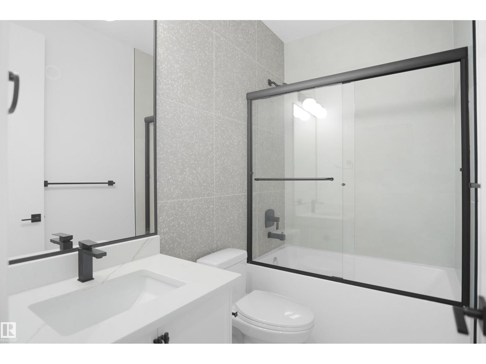 142 EDGEWATER CI - 60