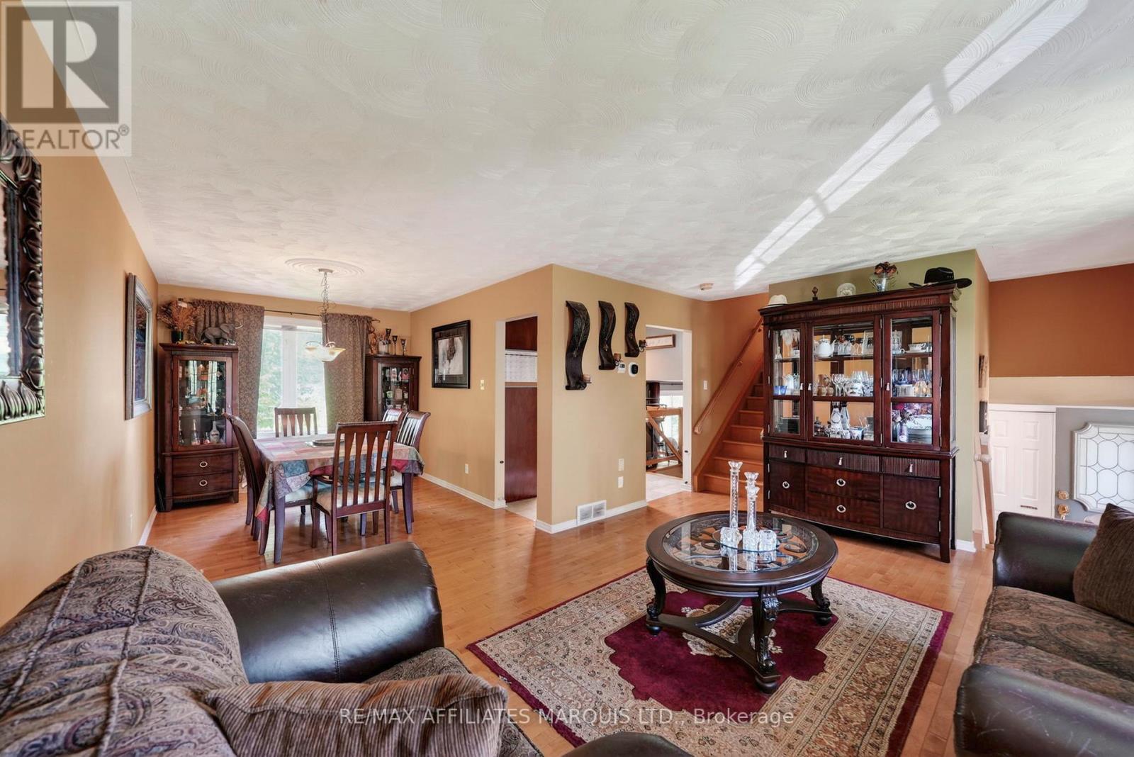 1329 PATRICIA PLACE - 10