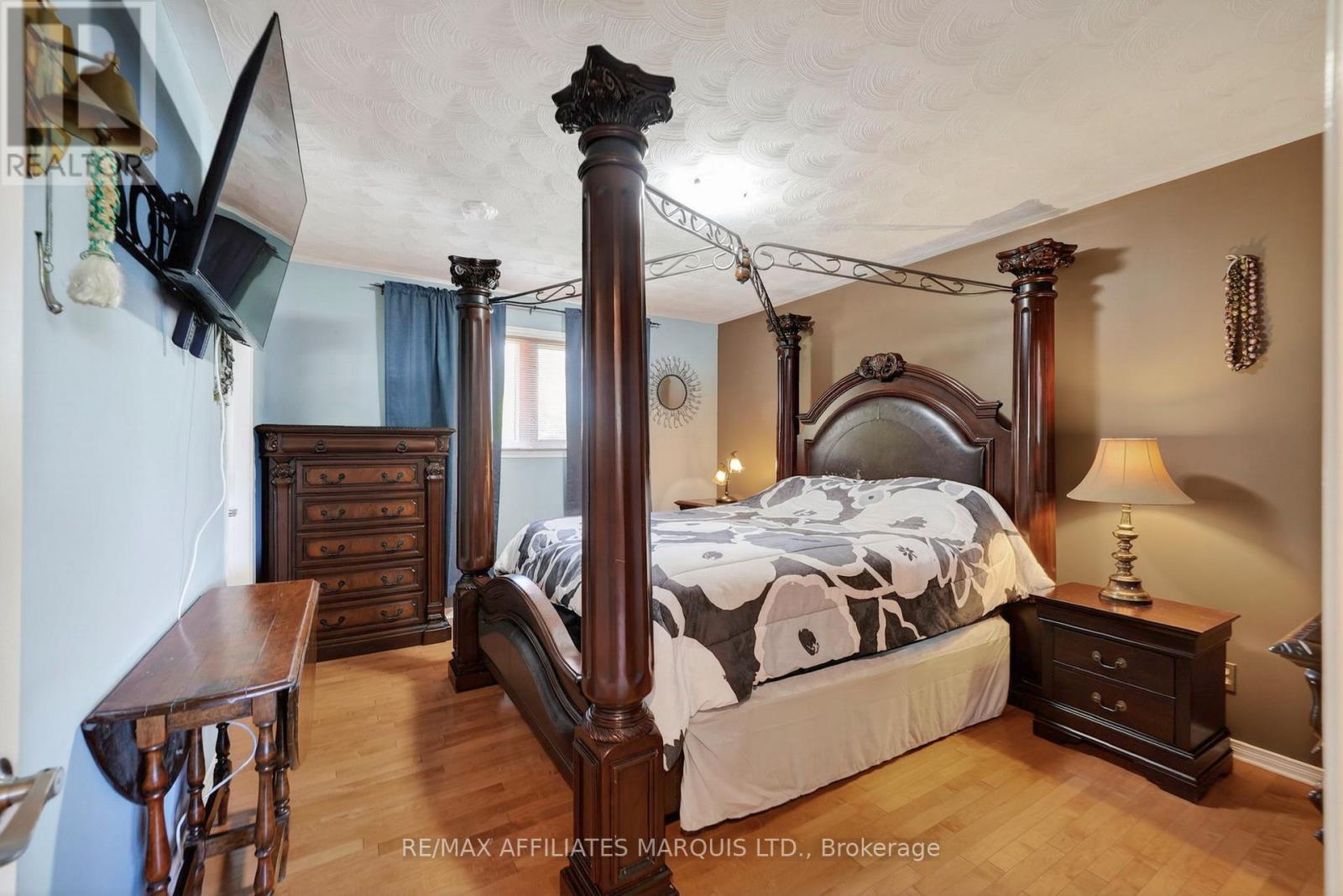 1329 PATRICIA PLACE - 24