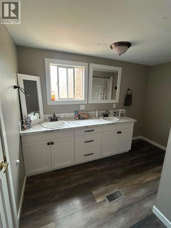 9701 95 Street — photo 25