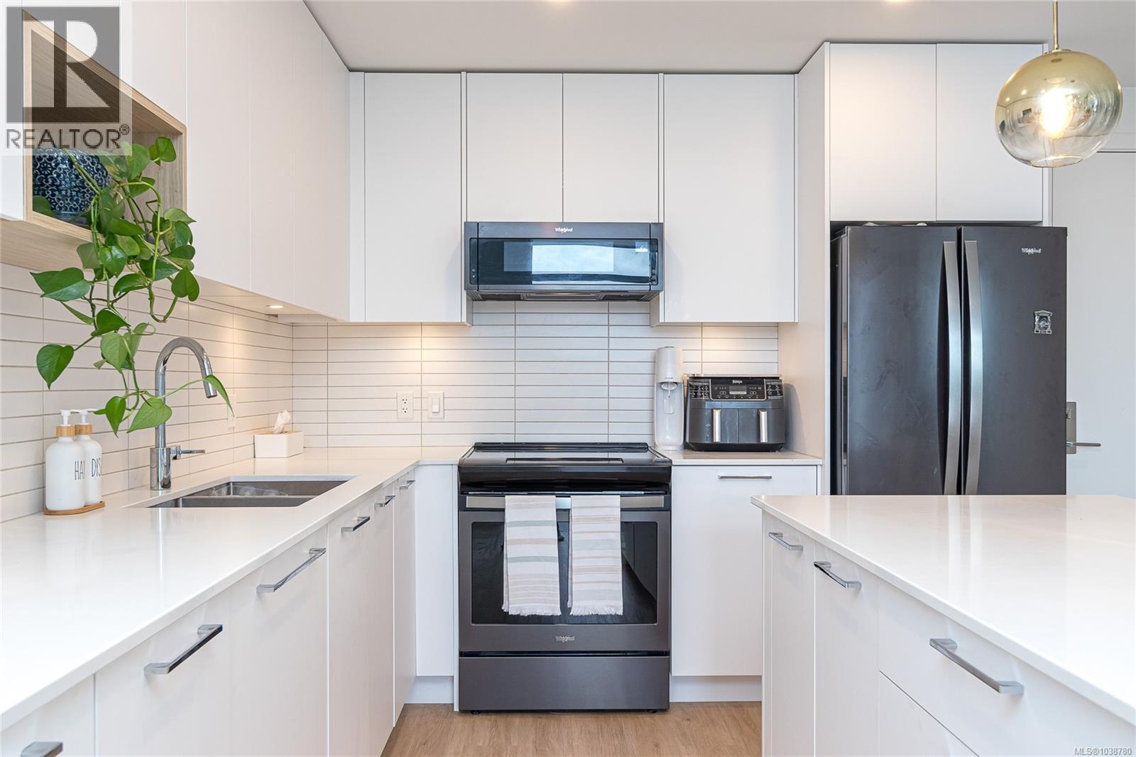 508 940 Reunion Avenue, Langford