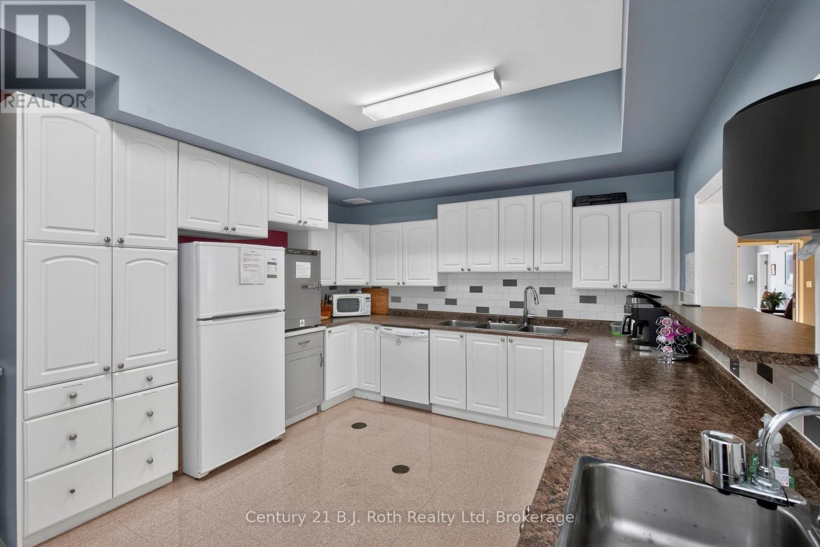 24 MARCHAND DRIVE - 31