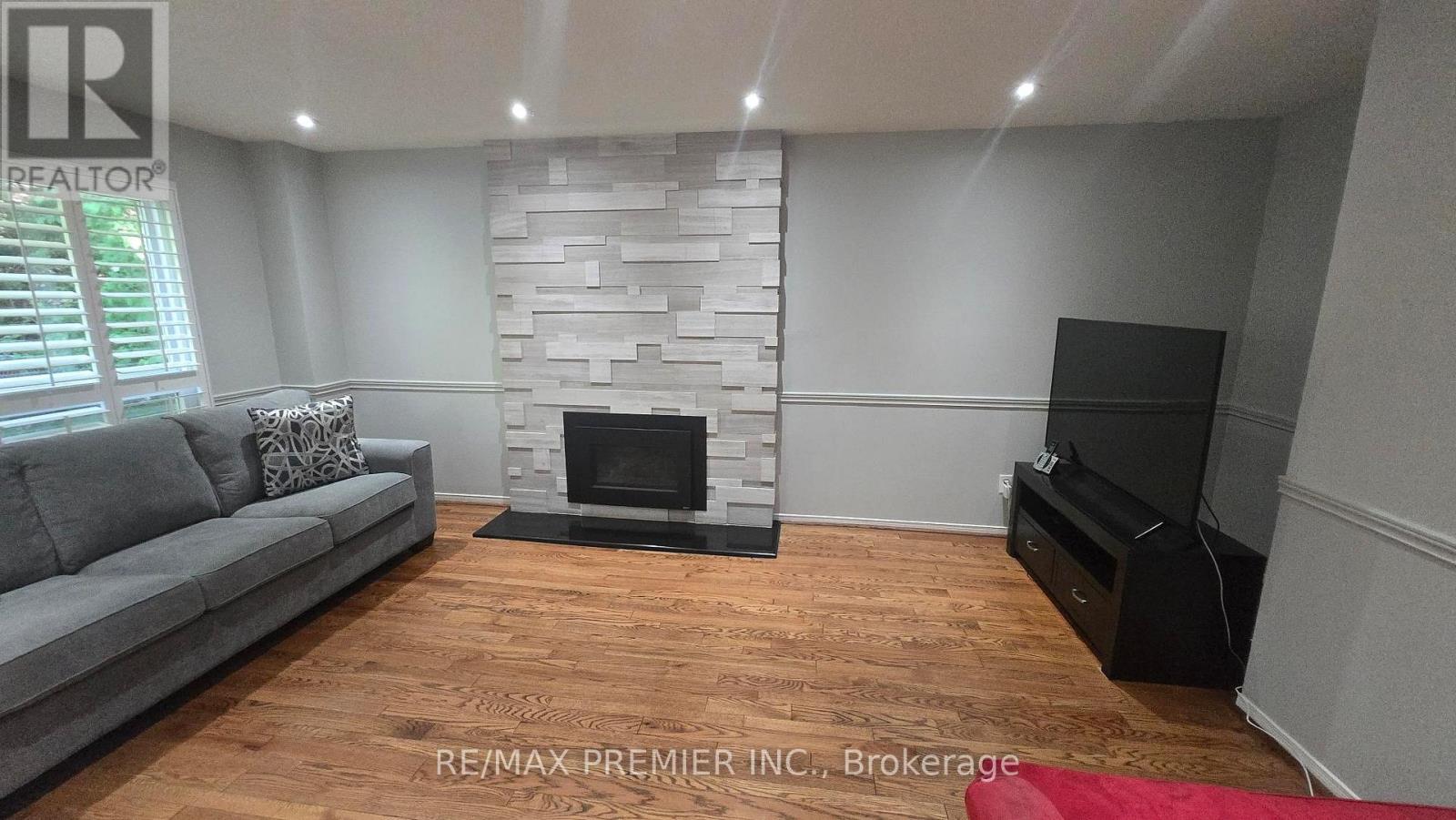 4399 BEACON LANE - 12