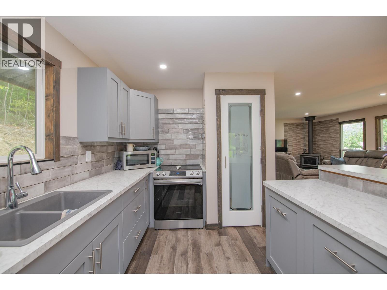 350 LOWER INONOAKLIN NORTH ARM Road, Edgewood
